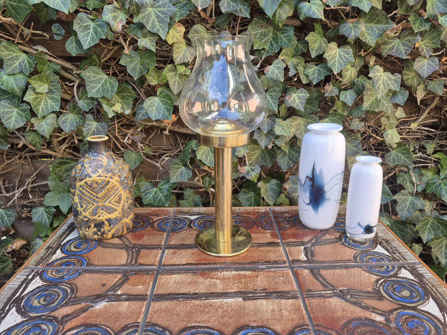 Original Hans Agne Jakobsson Markaryd Design Kerzenhalter L102/32 1960s Schwedischer Design Designklassiker aus Messing mit Glaslampenschirm