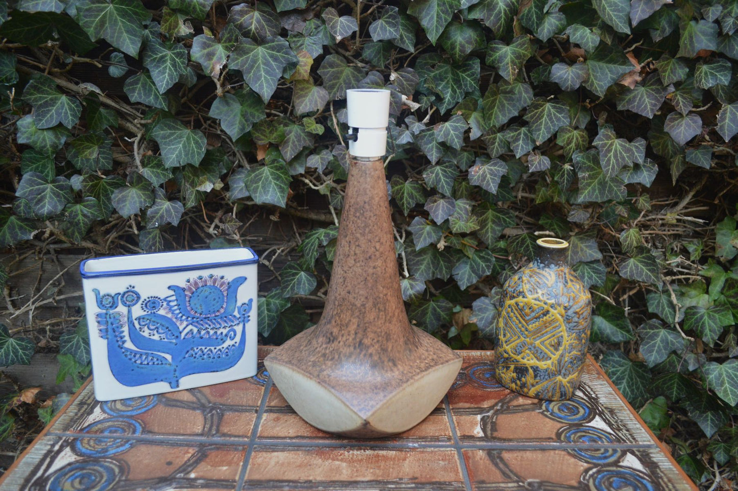 Große Vintage Marianne Starck für Michael Andersen Bornholm geometrische Studiokeramik Tischlampe 6207 MCM-Design Dänemark 1960s Danish Modern