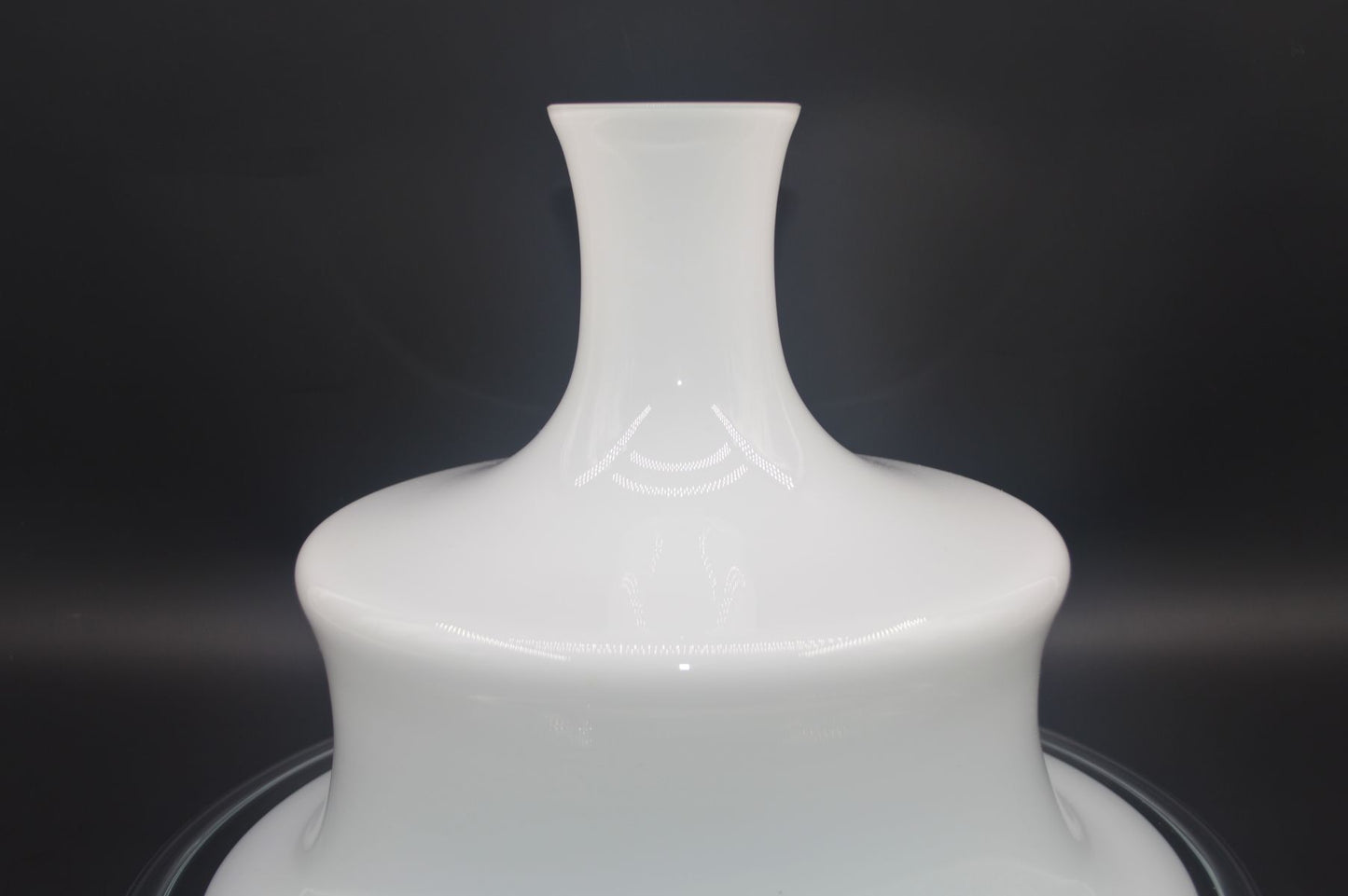 Große Michael Bang für Holmegaard Danmark Sonate M.B Pendel Mid-Century 1970s Michael Bang Design Opalglas Hängelampe – Danish Modern Designklassiker