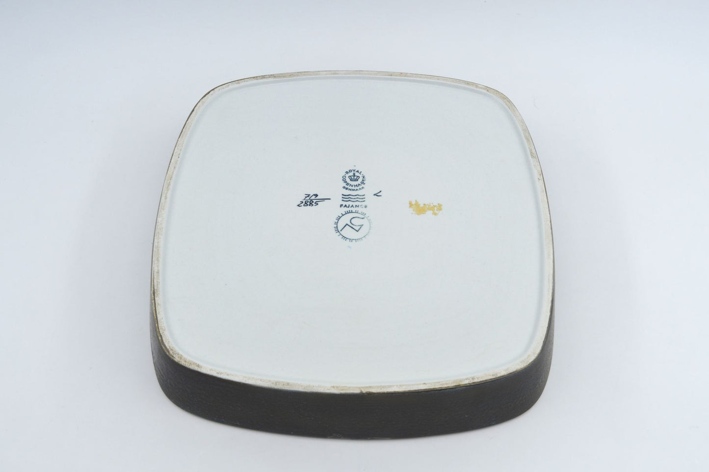 Große Nils Thorsson für Royal Copenhagen Baca Fajance Schale 719/2885 26 x 26cm Nils Thorsson Fische Design 1970s Mid-Century Danish Modern Design