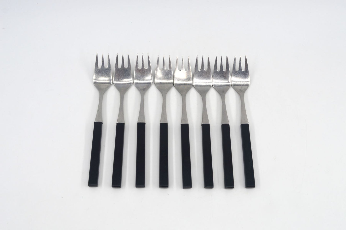 Mid-Century Lundtofte Opus Design Tias Eckhoff (1926–2016) Designbesteck 31 Teile dänisches Vintage Besteck 1980s Danish Modern Design Dansk Knivfabrik Lundtofte