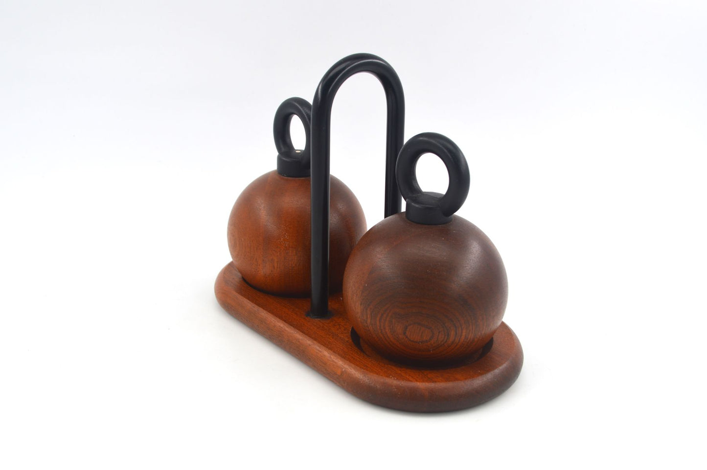 MCM Bodum Denmark kugelförmige Teakholz Salz und Pfeffer Mühlen 1980s Richard Nissen Danish Modern Designklassiker - dänisches Vintage Design