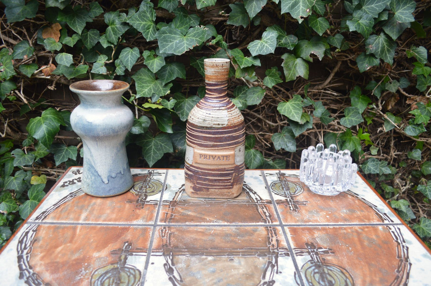 Große Tue Poulsen Denmark Likör Flasche brutalistische Studiokeramik Dänemark 1960s Danish Mid-Century Modern Design