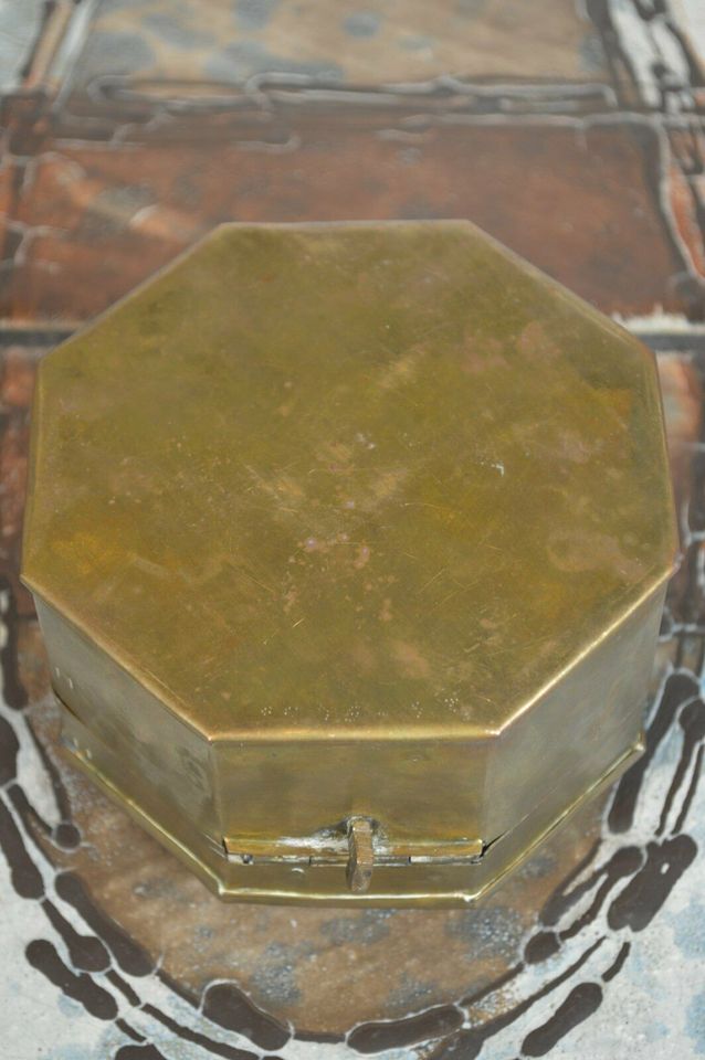 Antik messing smykkeskrin håndlavet metal kunst Danmark