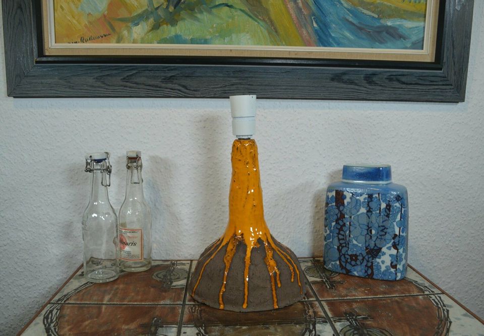 T.F. Danmark 1970s Pop-Art Tischlampe handgearbeitete Studiokeramik 1977 Fat-Lava Glasur Danish Modern Design