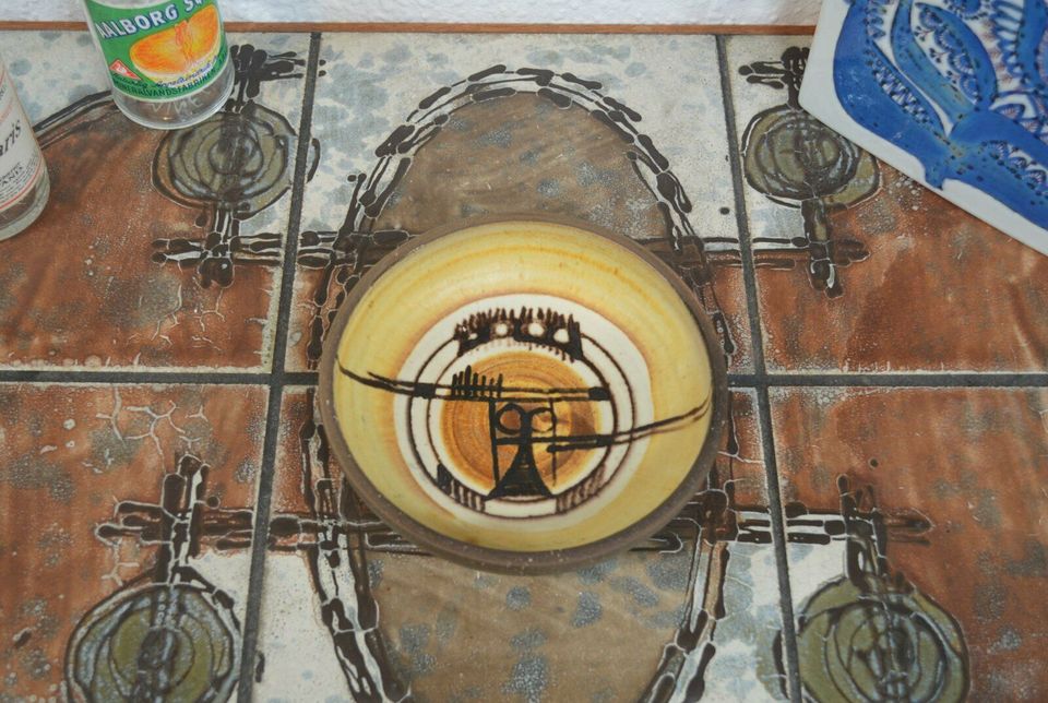 Dänische Studiokeramik Schale von Inge Lise Eder zeitgenössische abstrakte Kunstkeramik Dänemark 1960s Danish Modern Design