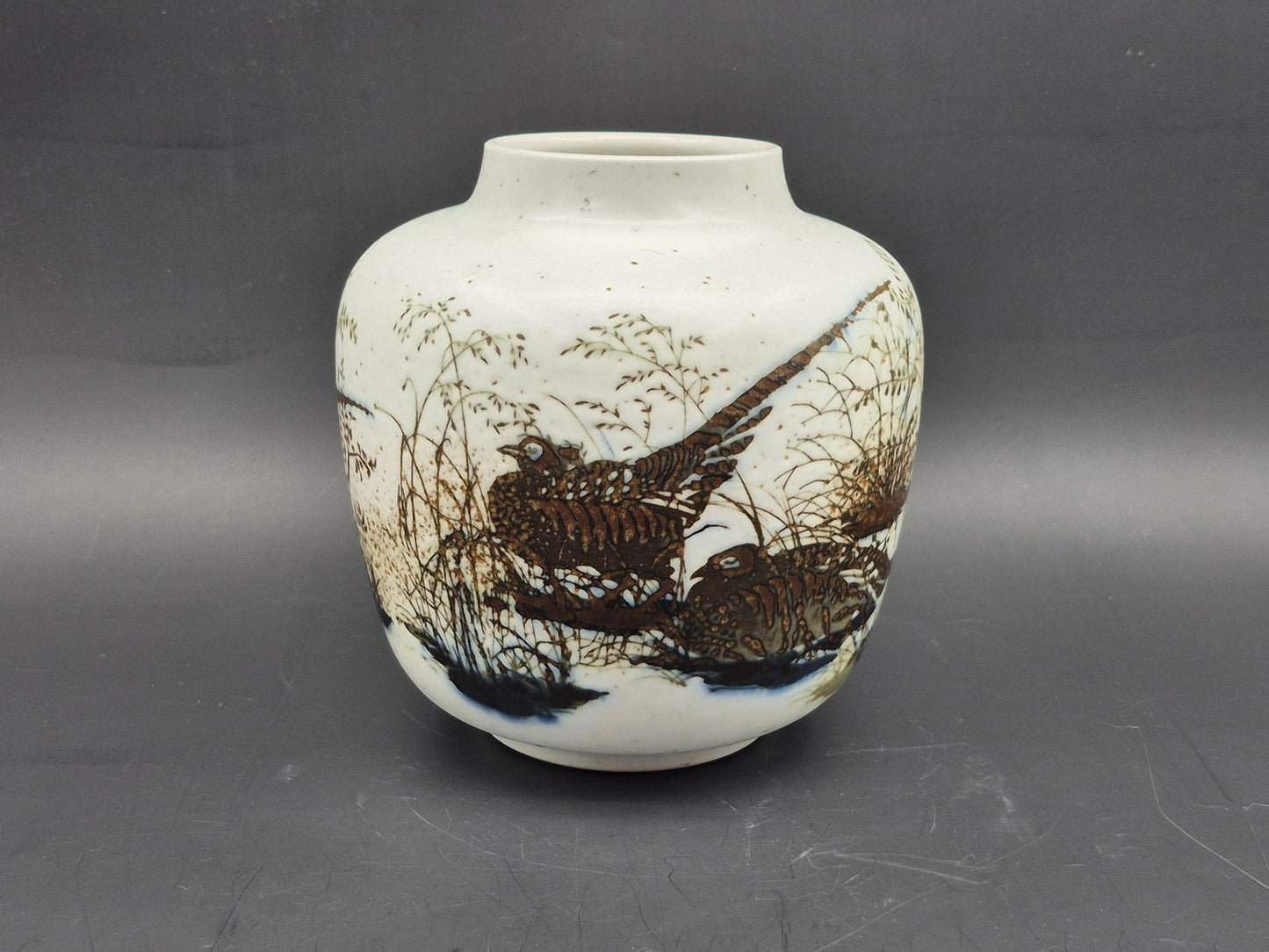 Vintage dänische Royal Copenhagen Fajance Vase 1062/5357 Nils Thorsson Diana Design mit Fasanen, Danish Design 1970er Jahre MCM Designklassiker