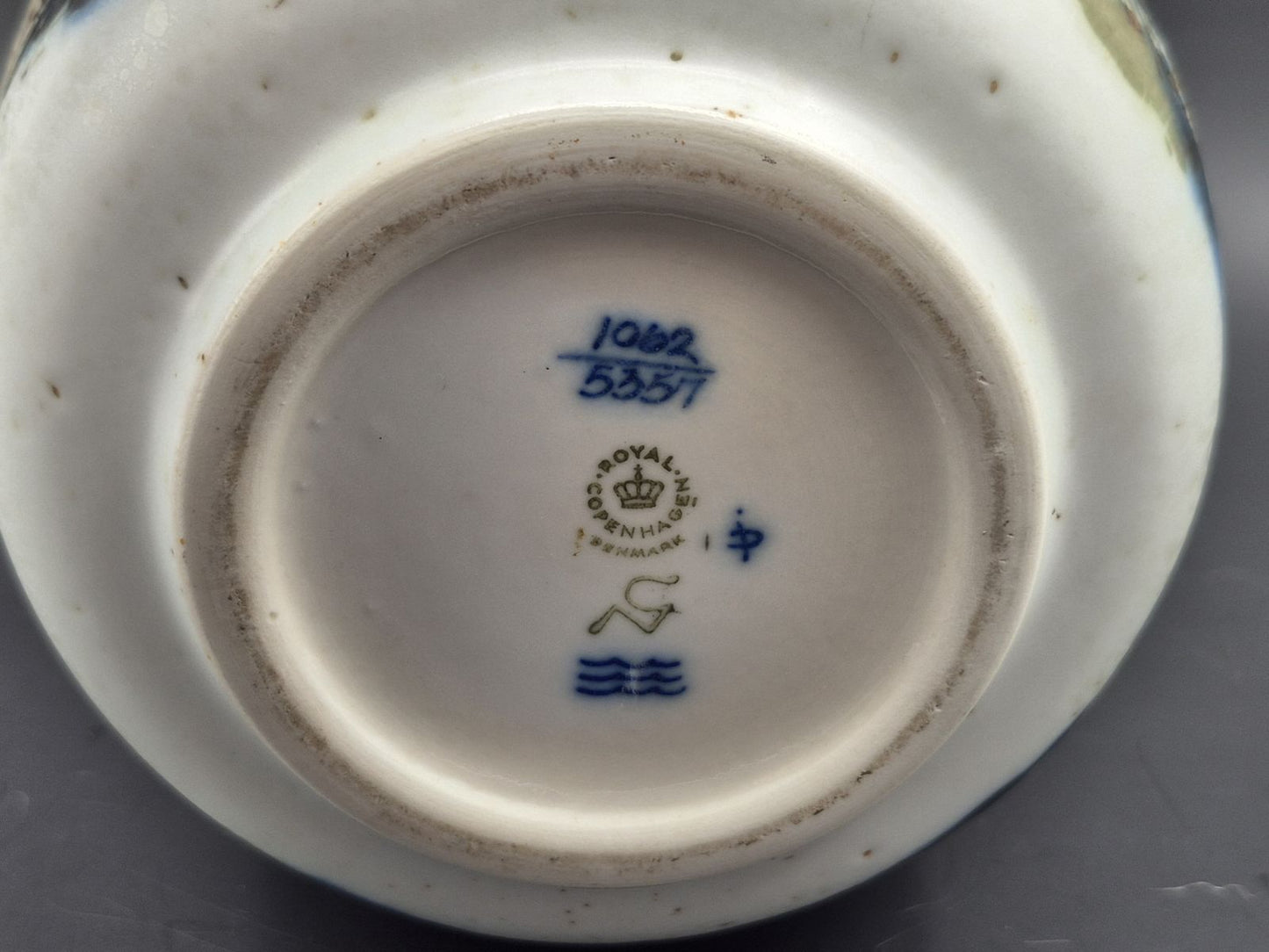 Vintage dänische Royal Copenhagen Fajance Vase 1062/5357 Nils Thorsson Diana Design mit Fasanen, Danish Design 1970er Jahre MCM Designklassiker