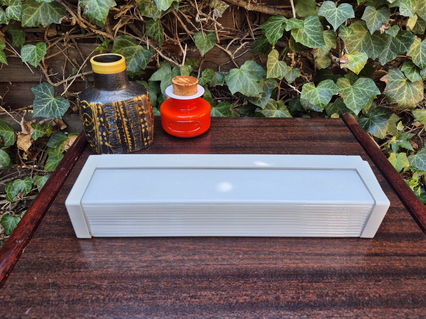 Mid-Century 1970s Erco Design Spiegelleuchte / Badezimmerleuchte – Westdeutsche minimalistische Vintage Design Wandlampe