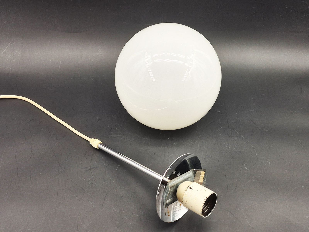 Seltene Mid-Century Odreco Typ 439 Dänemark Bauhaus Design Pendelleuchte  – dänische Vintage Pendelleuchte mit weißen Opalglas Lampenschirmen - Space Age Design Mondlampe