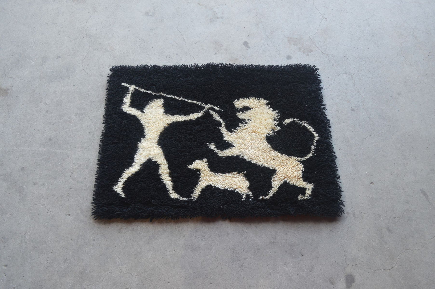 Dänischer Vintage handgefertigter Ege Rya Denmark Teppich 1970s Pop-Art Design mit mythologischer Jagdszene – dänische Kunst-Weberei MCM Design