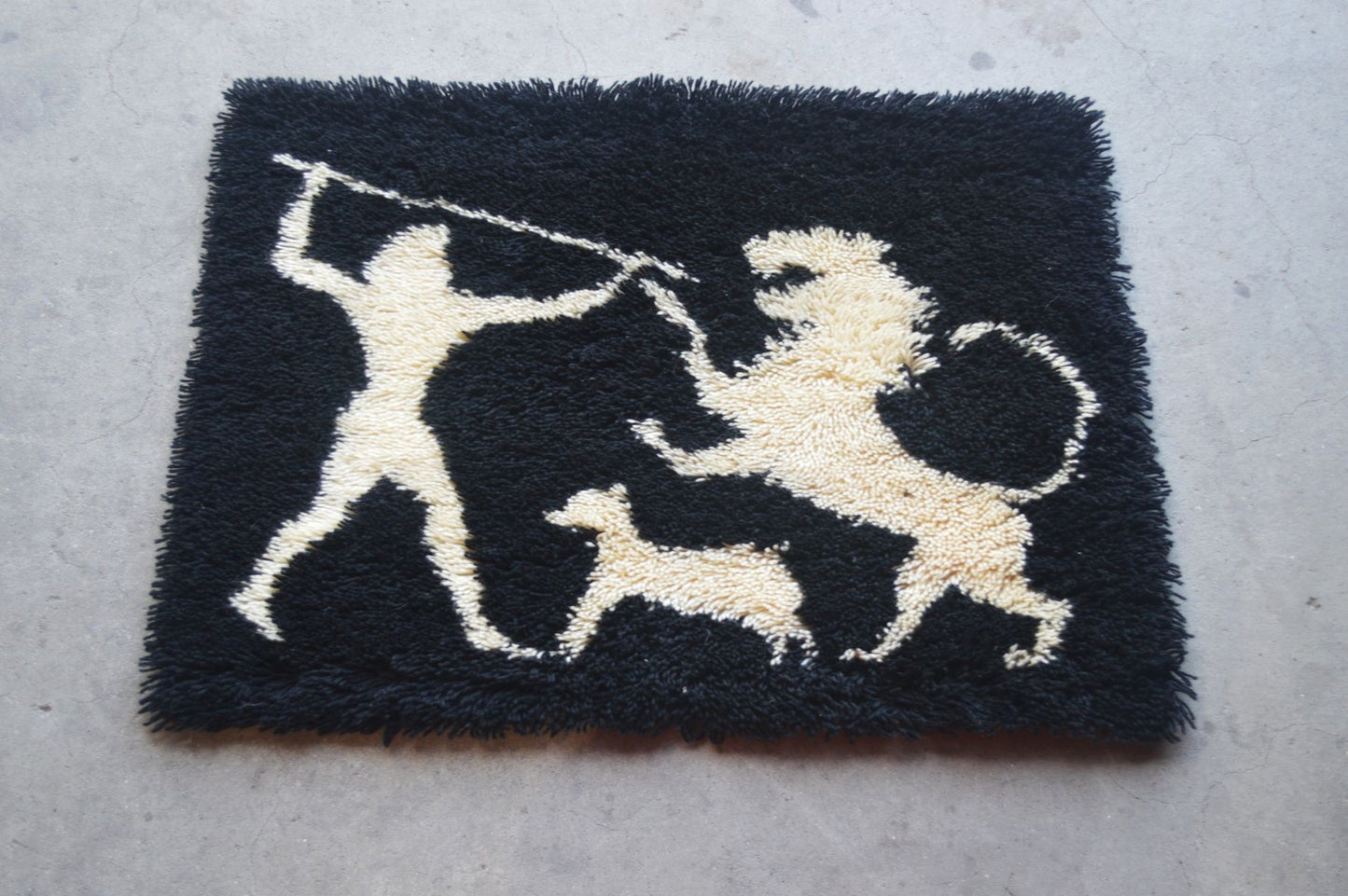 Dänischer Vintage handgefertigter Ege Rya Denmark Teppich 1970s Pop-Art Design mit mythologischer Jagdszene – dänische Kunst-Weberei MCM Design