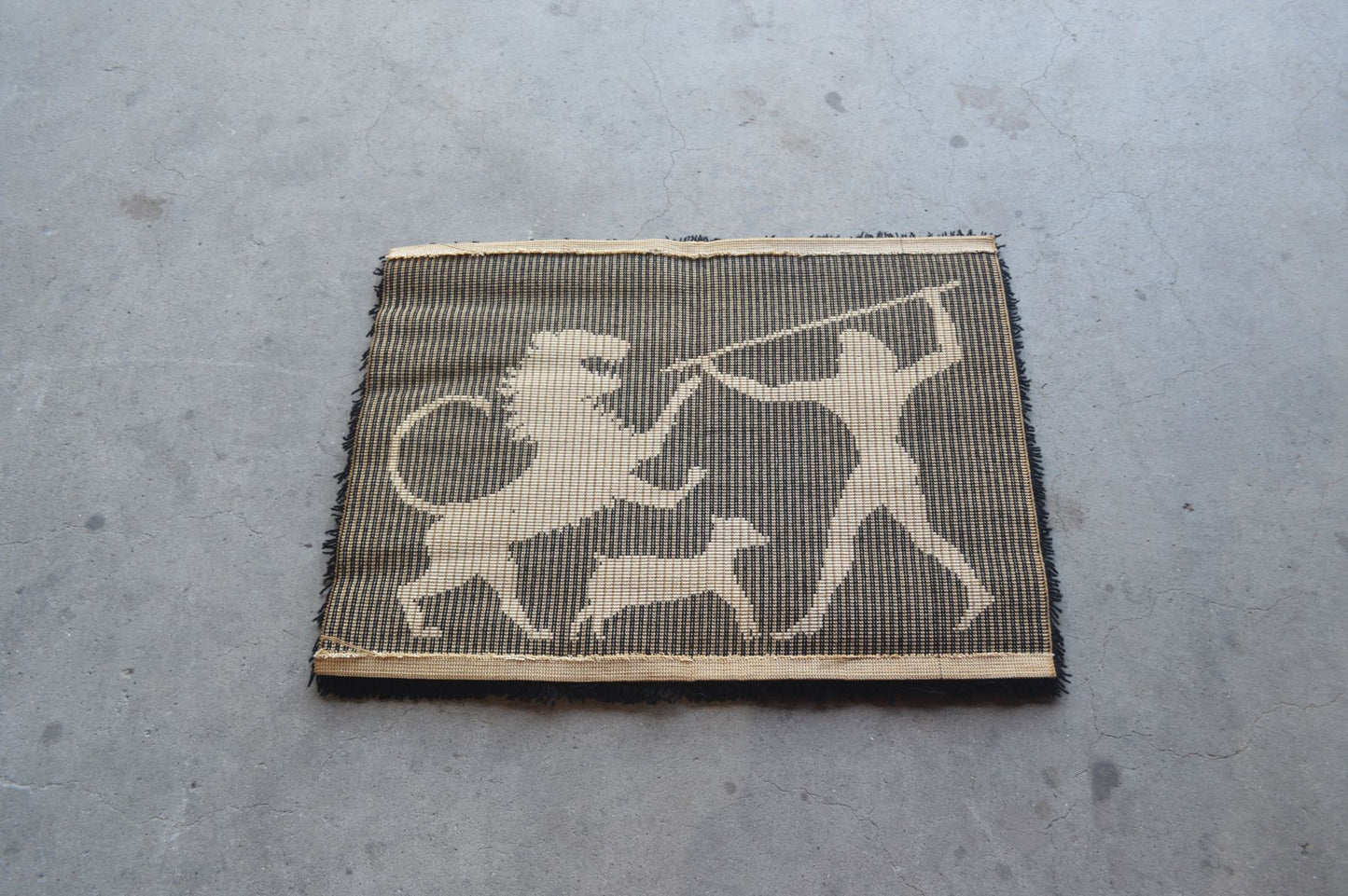 Dänischer Vintage handgefertigter Ege Rya Denmark Teppich 1970s Pop-Art Design mit mythologischer Jagdszene – dänische Kunst-Weberei MCM Design