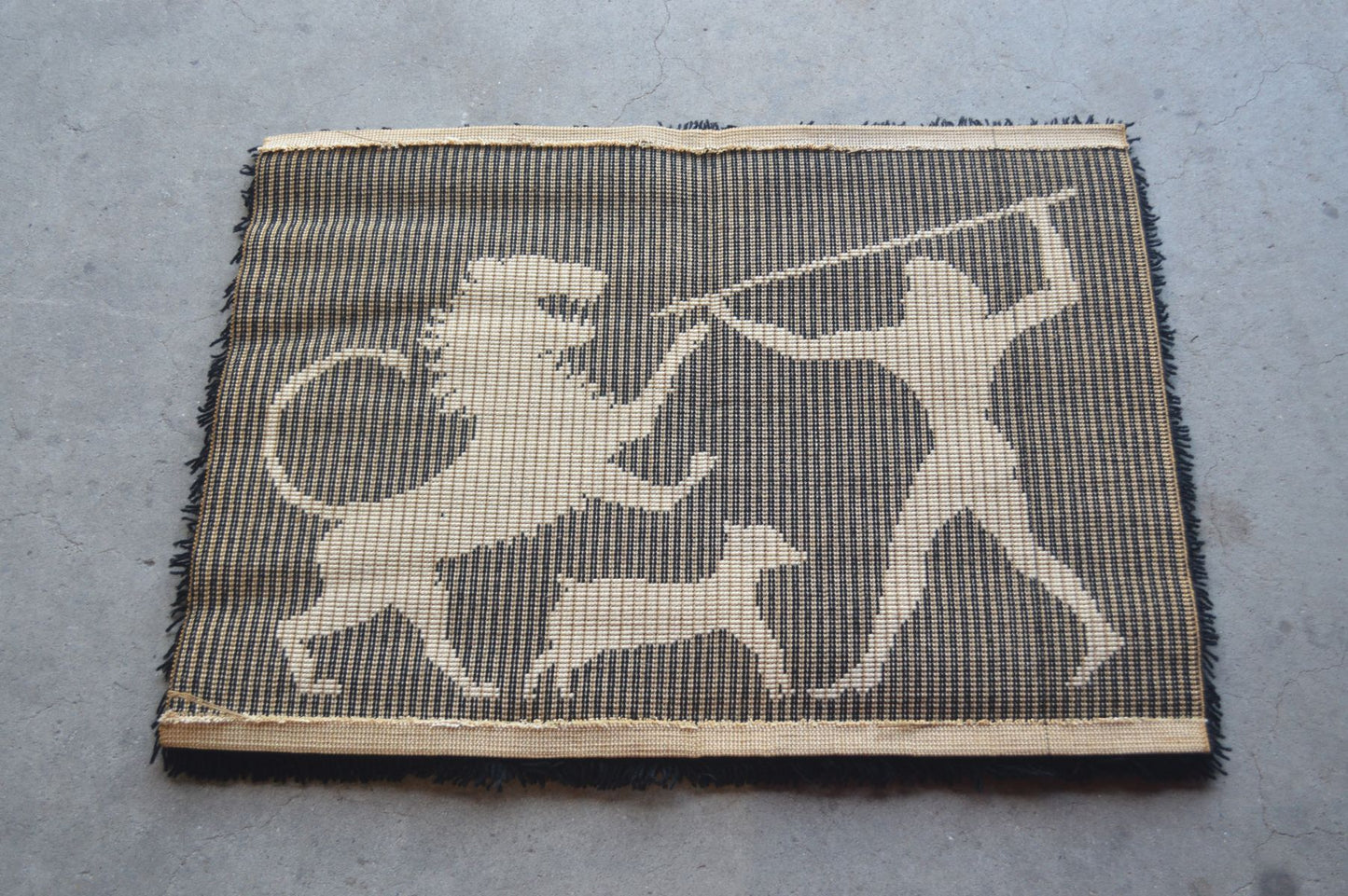 Dänischer Vintage handgefertigter Ege Rya Denmark Teppich 1970s Pop-Art Design mit mythologischer Jagdszene – dänische Kunst-Weberei MCM Design