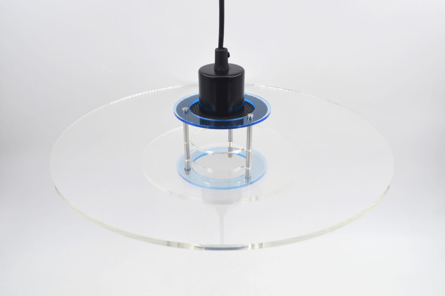 Mid-Century Design Light AS Denmark Model „Space“ Hängelampe 1980s Vintage Dänische MCM Space-Age Design Designlampe aus Acrylglas