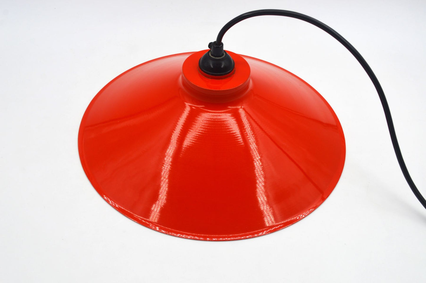 Dänische Mid-Century Schuhmacherlampe – Rot emaillierte Vintage Design Schuster Hängelampe - 1960s dänische MCM Industrie Design Pendellampe