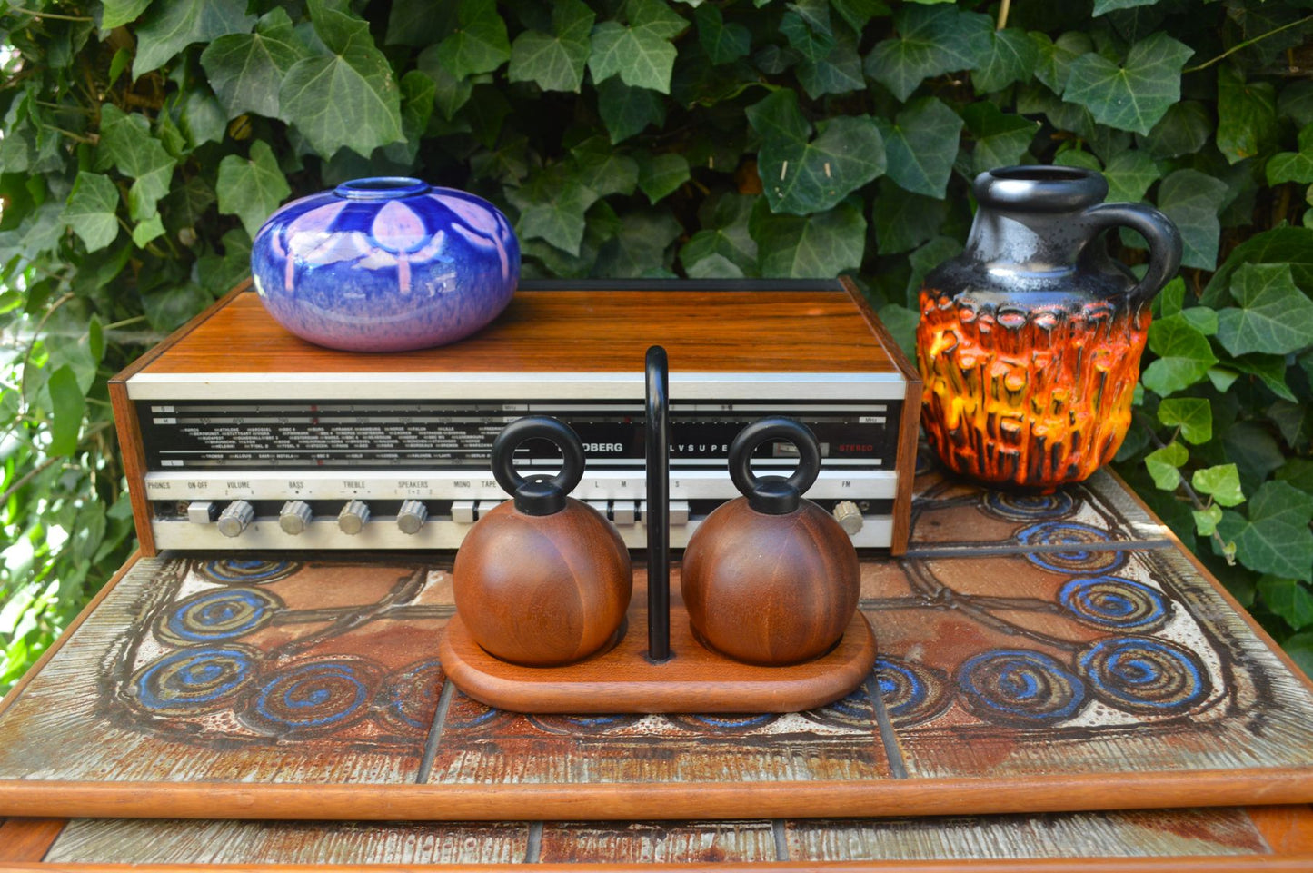 MCM Bodum Denmark kugelförmige Teakholz Salz und Pfeffer Mühlen 1980s Richard Nissen Danish Modern Designklassiker - dänisches Vintage Design