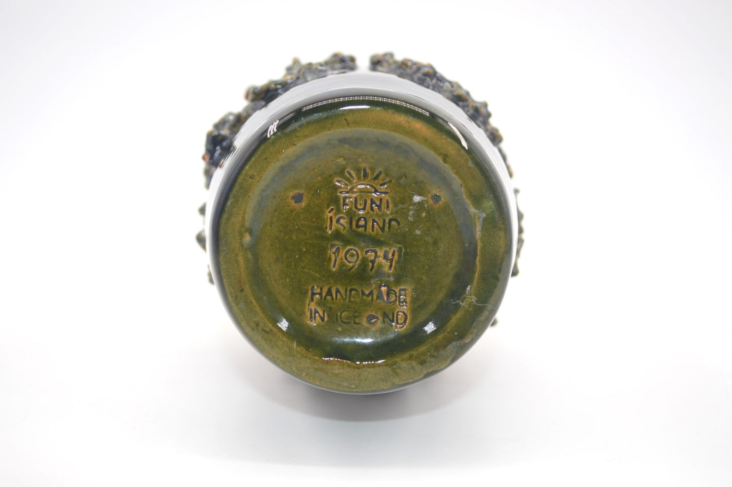 Mid-Century Funi Island Isländische grüne Fat-Lava Studiokeramik Vase 1970s Vintage Fat-Lava Design handgearbeitete isländische Kunstkeramik