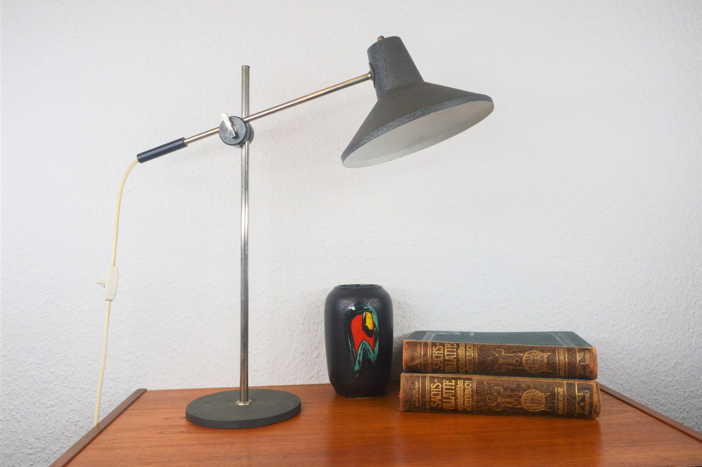 Mid-Century Cantilever Lampe Krympebelagt Bordlampe 1960'erne Bauhaus Design