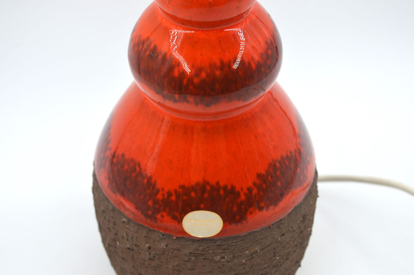 Mid-Century signierte Jysk Keramik Lampe mit intensiver Fat-Lava Glasur 1970s zeitgenössische dänische Mid-Century Modern Kunstkeramik Lampe