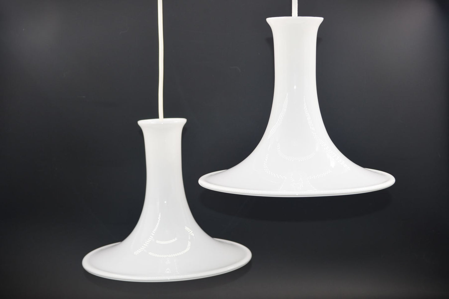Royal Copenhagen Mandarin Pendel Designlampen – Michael Band für Holmegaard Designlampe 1980s Design Opalglas Hängelampe – dänischer Mid-Century Designklassiker
