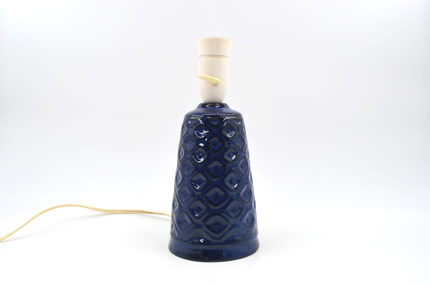 Vintage Lauritz Hjoth Bornholm MCM Tischlampe mit geometrischem Dekor Dänemark 1950s Danish Modern handgearbeitete Kunstkeramik