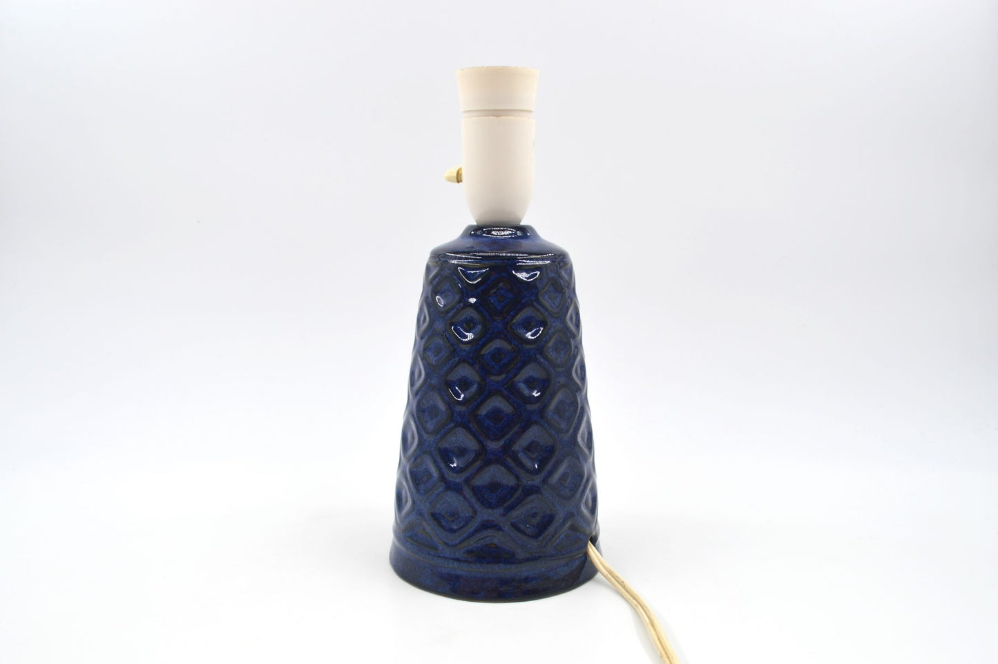 Vintage Lauritz Hjoth Bornholm MCM Tischlampe mit geometrischem Dekor Dänemark 1950s Danish Modern handgearbeitete Kunstkeramik