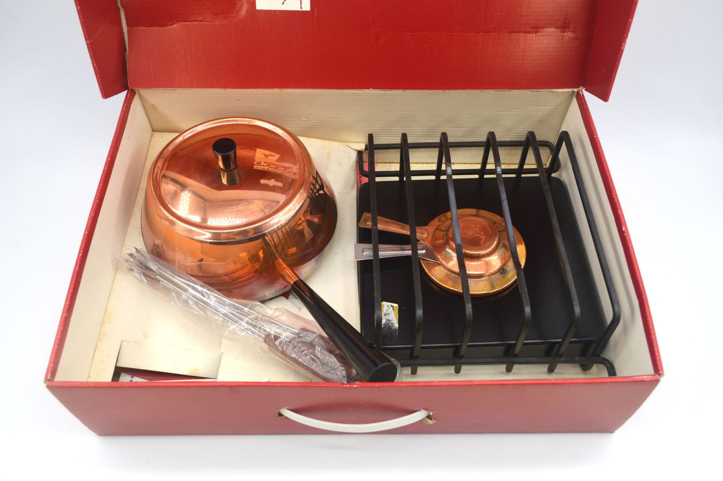 Original 1980s Vintage Spring Culinox Kupfer Fondue Set mit Originalverpackung mit Fondue Topf, Fonduegabeln, Brenner und Ständer, Mid-Century Schweizer Design Fondue