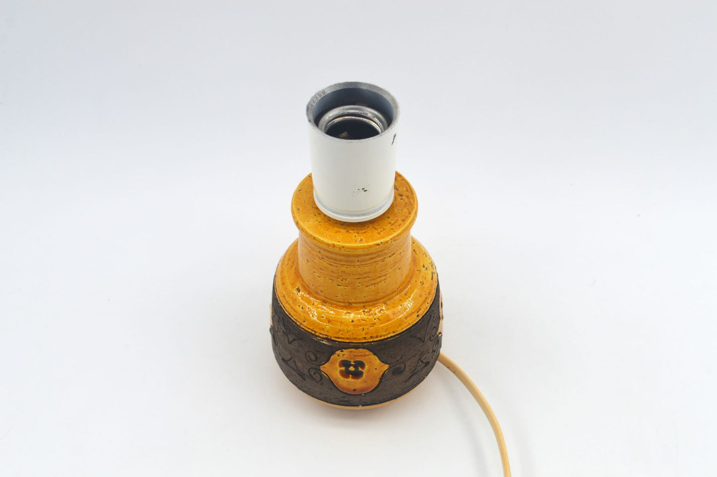 Vintage Bitossi Keramik Tischlampe Carta Design Aldo Londi Mid-Century Modern Design mit seltener gelber Glasur 1960s italienischer Designklassiker
