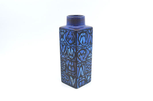Vintage Royal Copenhagen Nils Thorsson Baca Fajance Vase 704/3259 im seltenen blau-schwarzen Design 1970s Mid-Century Danish Modern Design