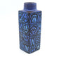 Vintage Royal Copenhagen Nils Thorsson Baca Fajance Vase 704/3259 im seltenen blau-schwarzen Design 1970s Mid-Century Danish Modern Design