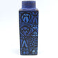 Vintage Royal Copenhagen Nils Thorsson Baca Fajance Vase 704/3259 im seltenen blau-schwarzen Design 1970s Mid-Century Danish Modern Design