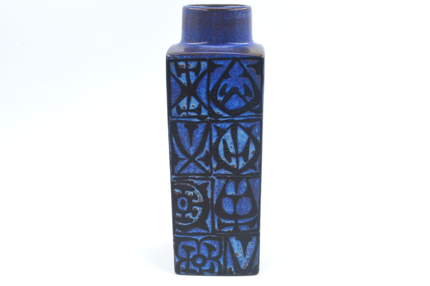 Vintage Royal Copenhagen Nils Thorsson Baca Fajance Vase 704/3259 im seltenen blau-schwarzen Design 1970s Mid-Century Danish Modern Design