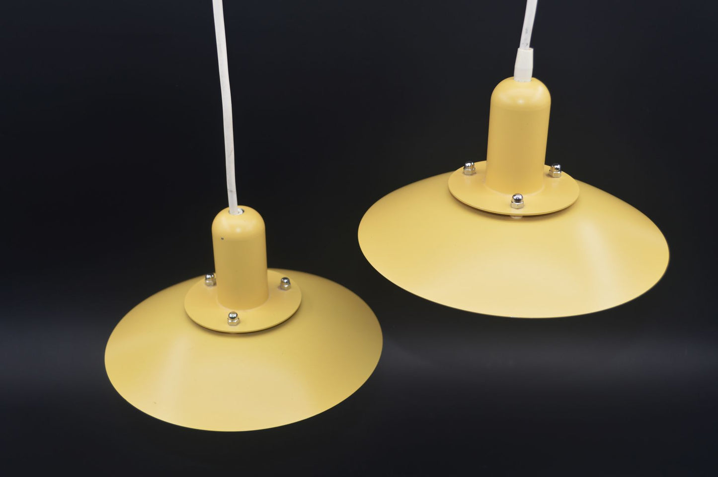 Jeka Metaltryk A/S Denmark gelbe Pendellampen Luna 8021-P Kurt Wiborg Design – dänische MCM Design 1980s Vintage Designlampen