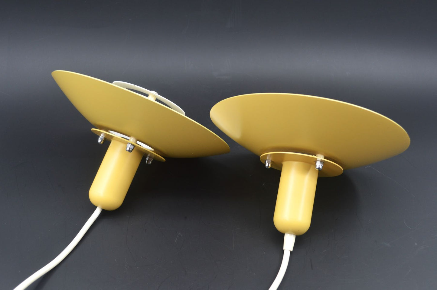 Jeka Metaltryk A/S Denmark gelbe Pendellampen Luna 8021-P Kurt Wiborg Design – dänische MCM Design 1980s Vintage Designlampen