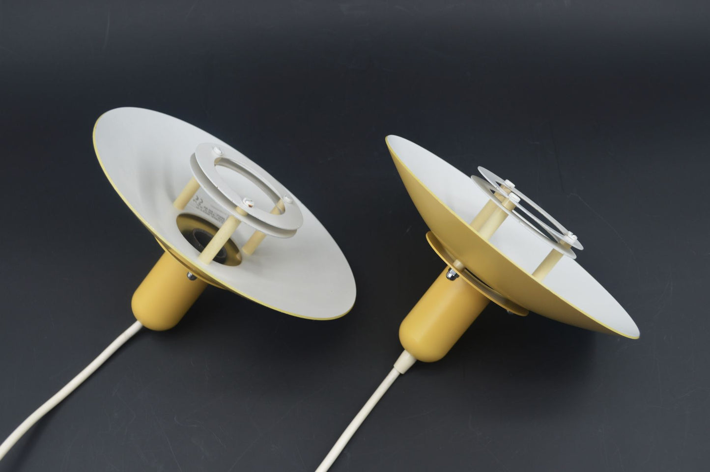 Jeka Metaltryk A/S Denmark gelbe Pendellampen Luna 8021-P Kurt Wiborg Design – dänische MCM Design 1980s Vintage Designlampen