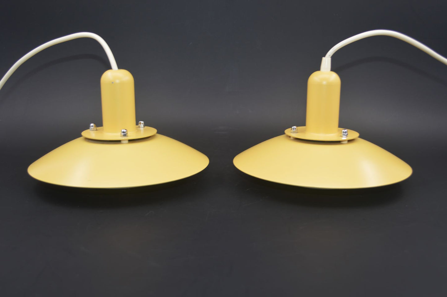 Jeka Metaltryk A/S Denmark gelbe Pendellampen Luna 8021-P Kurt Wiborg Design – dänische MCM Design 1980s Vintage Designlampen