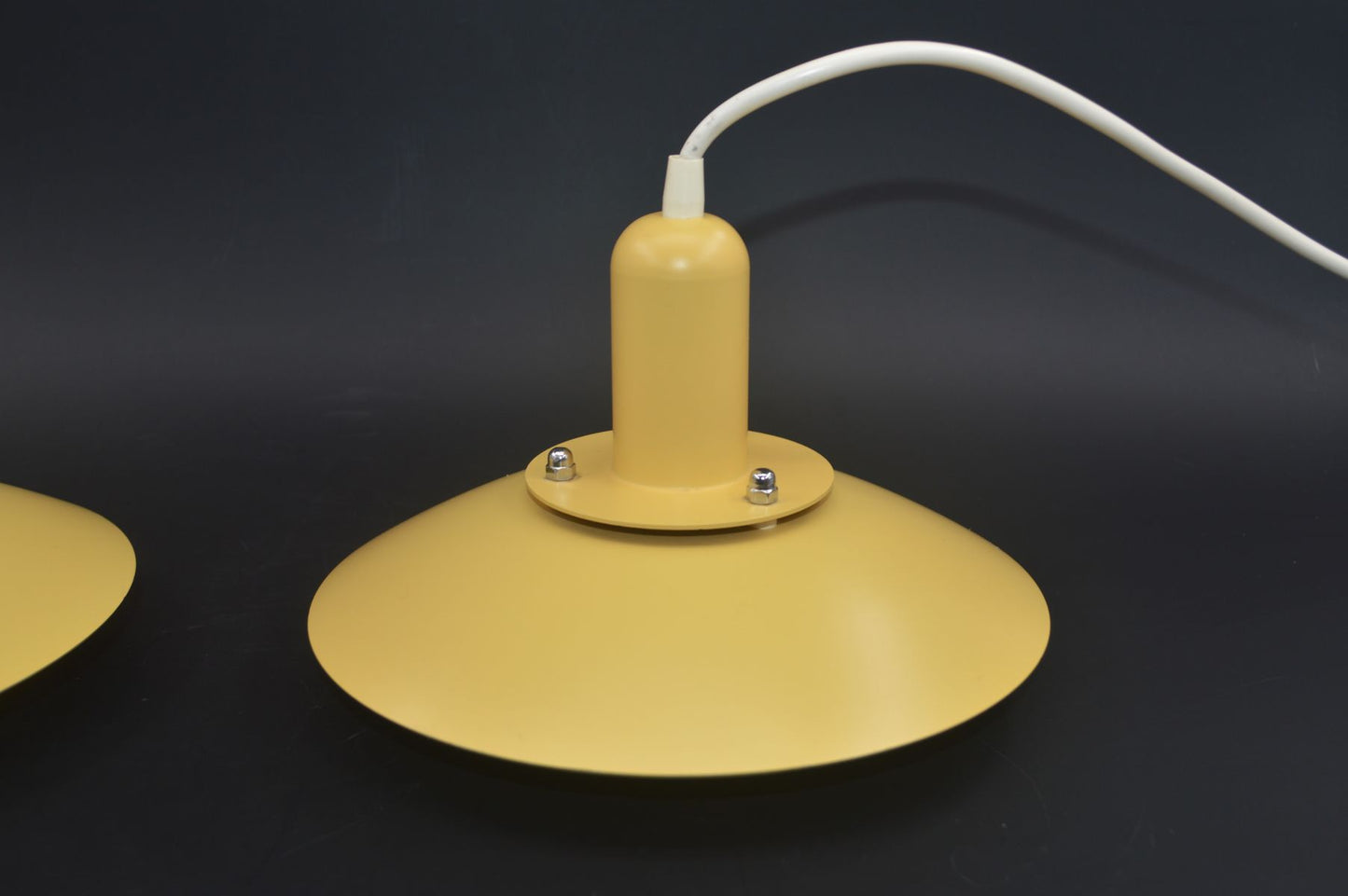 Jeka Metaltryk A/S Denmark gelbe Pendellampen Luna 8021-P Kurt Wiborg Design – dänische MCM Design 1980s Vintage Designlampen