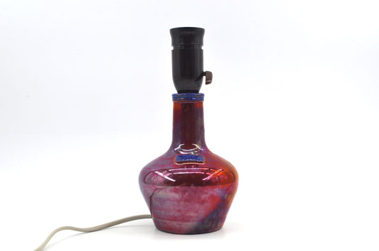 Außergewöhnliche 1960s Samsø Keramik Tischlampe mit irisierender rot-blauer Glasur – dänische Mid-Century Modern Studiokeramik Lampe Unikat