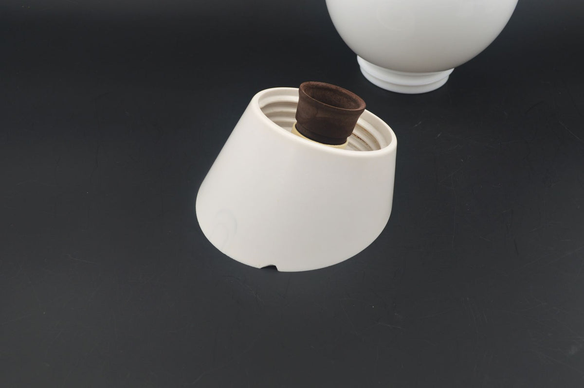 Dänische Nordisk Solar Mid-Century Badezimmer Lampen – 1960s Bauhaus Design Kugellampen mit Milchglas Lampenschirm – 1960s Kugel Design Wandlampen