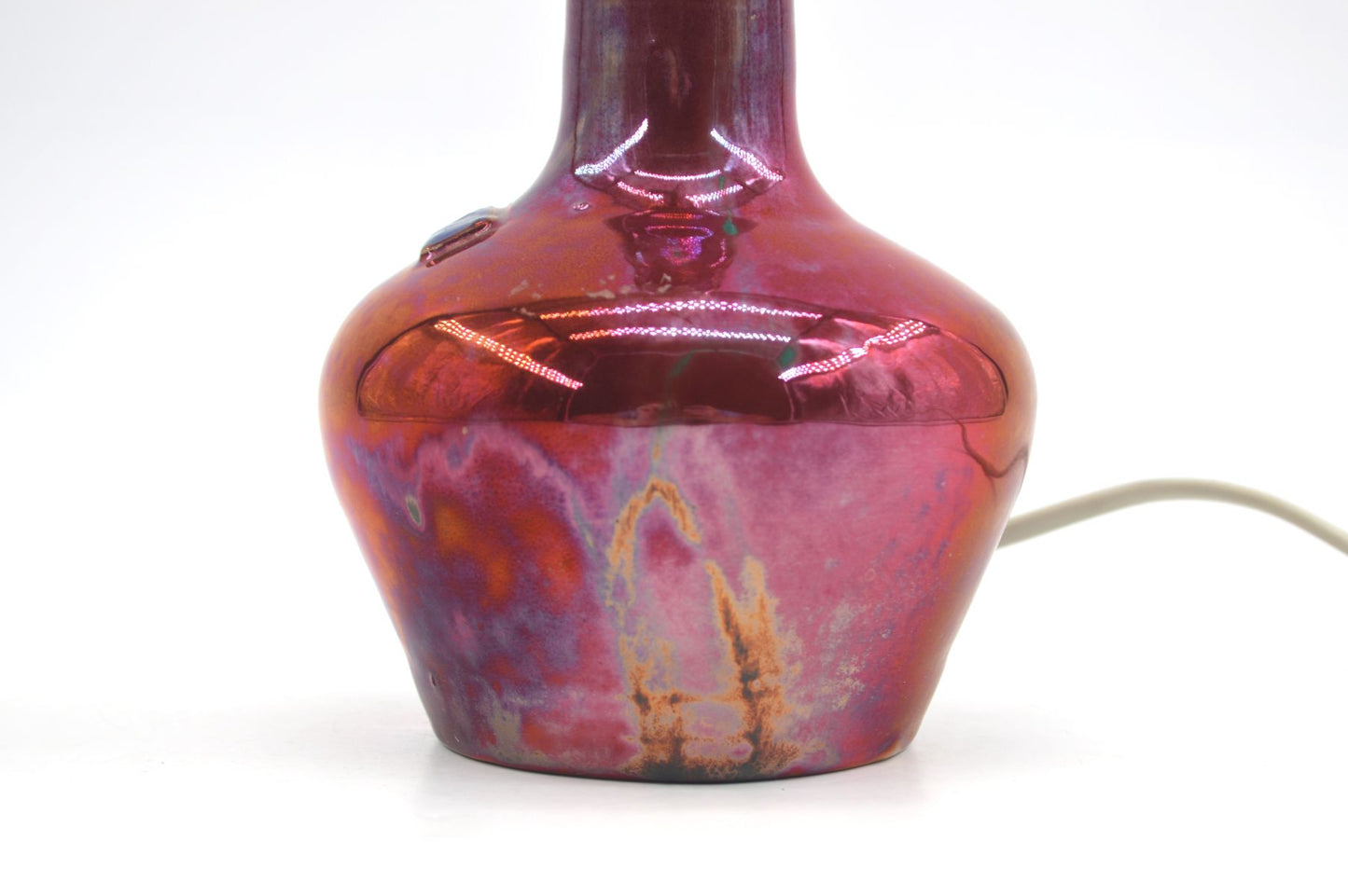 Außergewöhnliche 1960s Samsø Keramik Tischlampe mit irisierender rot-blauer Glasur – dänische Mid-Century Modern Studiokeramik Lampe Unikat
