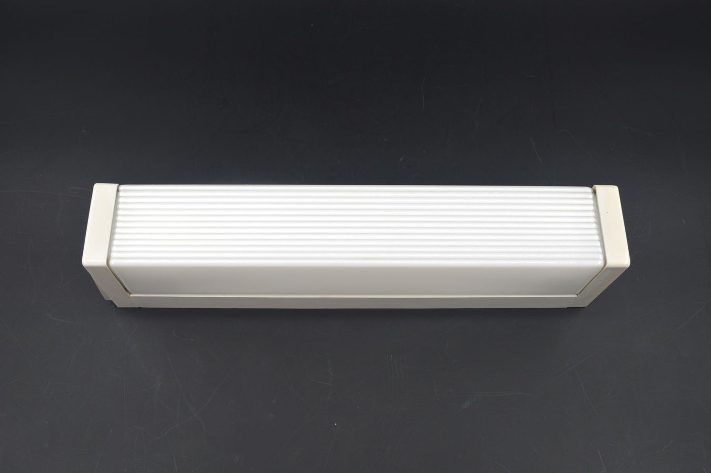 Mid-Century 1970s Erco Design Spiegelleuchte / Badezimmerleuchte – Westdeutsche minimalistische Vintage Design Wandlampe