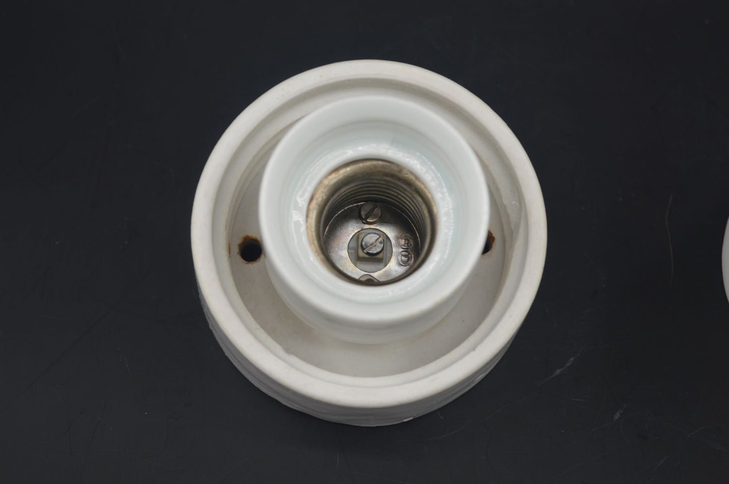 Dänische Mid-Century SBK 635 Porzellan Badezimmer Lampen – 1960s Bauhaus Design Spiegellampen mit Milchglas Lampenschirm – ähnlich Ifö Sigvard Bernadotte