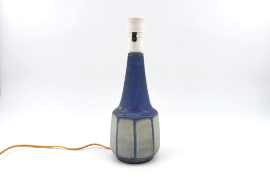 Maritime Vintage Marianne Starck für Michael Andersen Bornholm geometrische Studiokeramik Tischlampe 9609 MCM Design Dänemark 1960s Danish Modern handgearbeitete Kunstkeramik