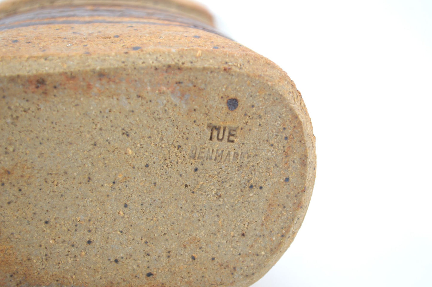Tue Poulsen Denmark Schnaps Flasche brutalistische Studiokeramik Dänemark 1960s Danish Mid-Century Modern Design