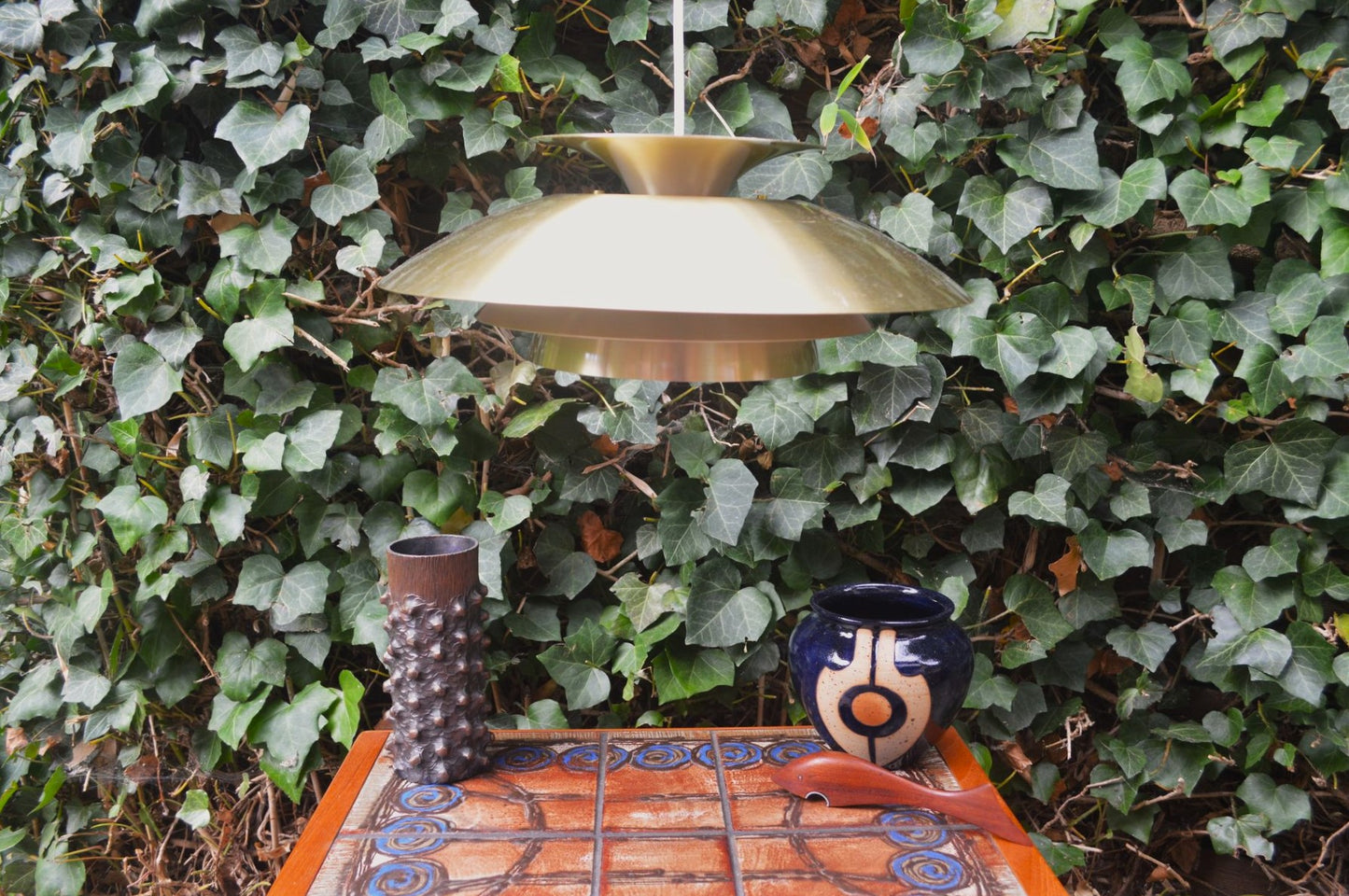 1970s goldene Jeka Metaltryk A/S Denmark Designlampe 1007-H Kurt Wiborg Design – dänische MCM Design Hängelampe