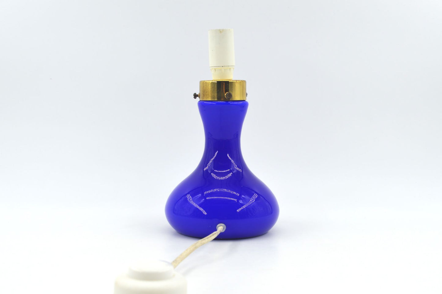 Sehr seltene blaue Odreco Danmark Opalglas Design Lampe 147 Dänemark 1970s Danish Modern Design handgearbeitete Glaskunst Vintage Lampe