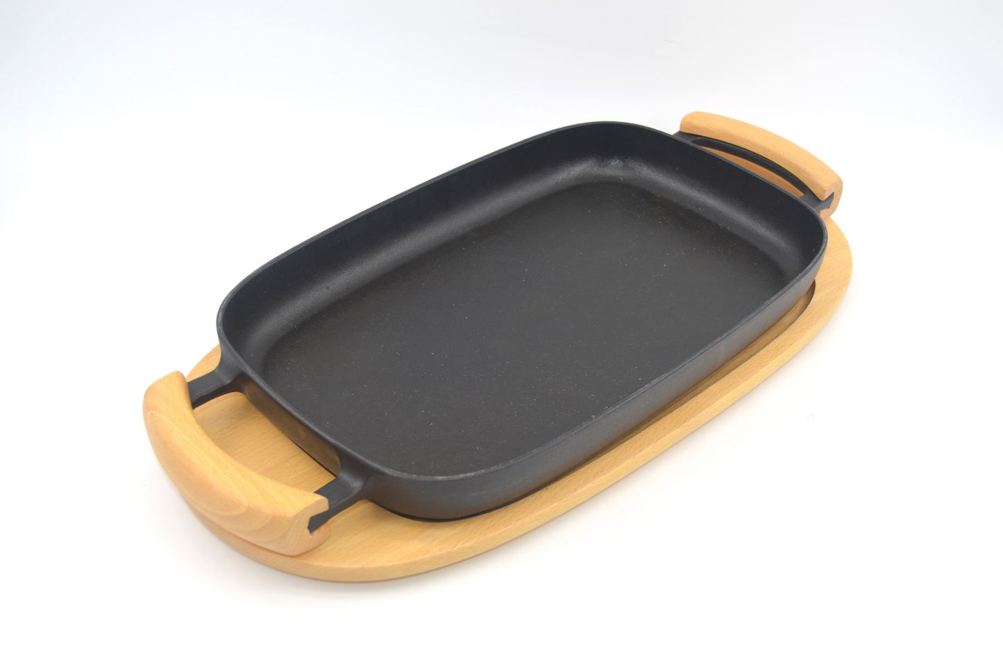 Große XL Mid-Century Richard Nissen Gusseisen Grillpfanne / Auflaufform M 4323 1970s dänischer MCM Designklassiker – Novo Nordisk skandinavisches modernes Design