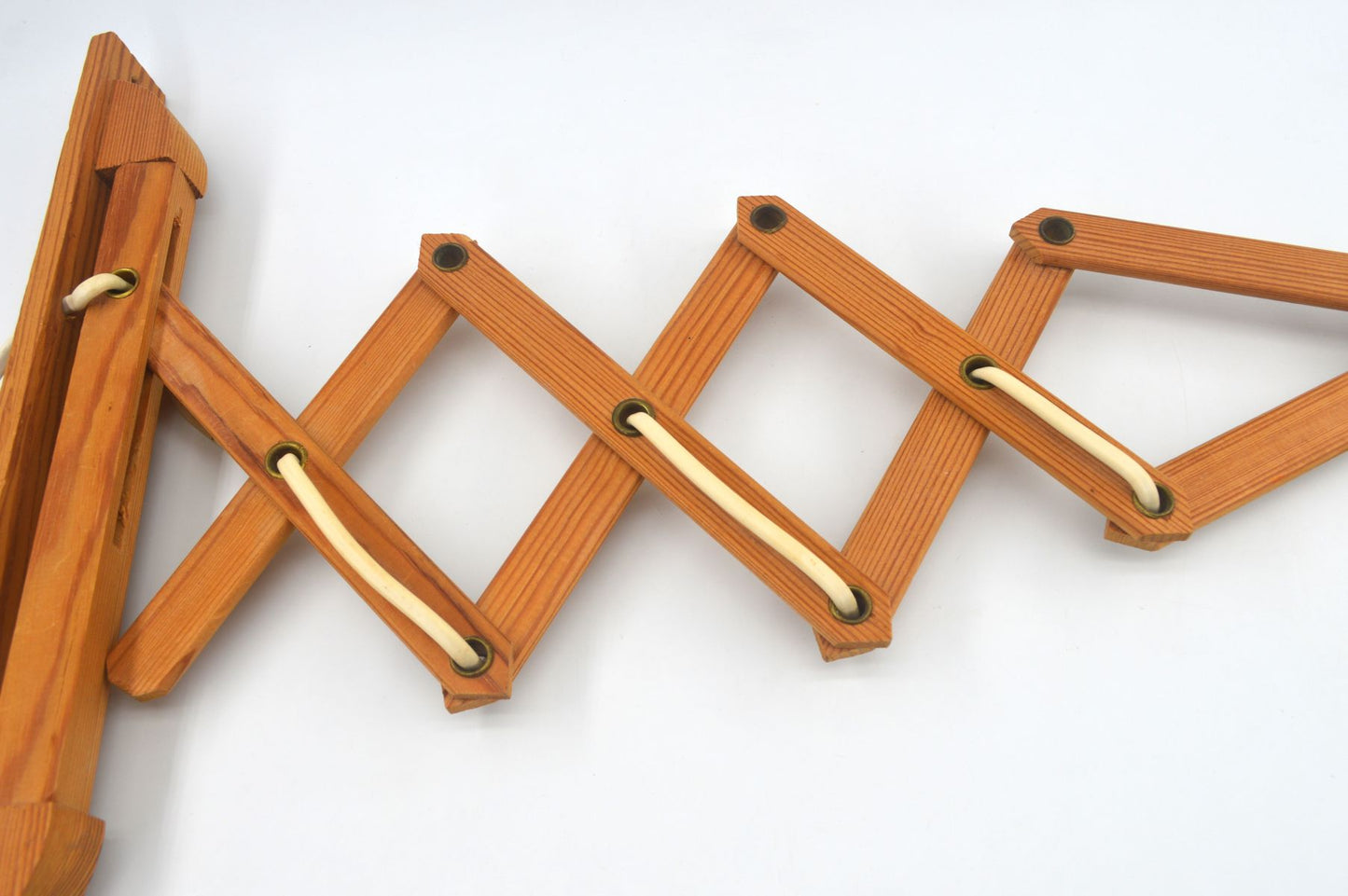 Dänische Vintage Design Scherenlampe – 1960s Mid-Century Design Wandlampe aus Holz - Skandinavischer MCM Designklassiker