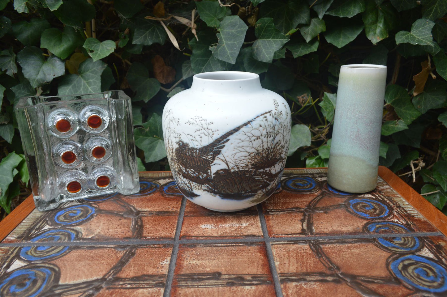 Vintage dänische Royal Copenhagen Fajance Vase 1062/5357 Nils Thorsson Diana Design mit Fasanen, Danish Design 1970er Jahre MCM Designklassiker